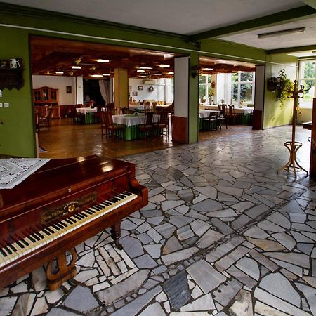 Zajazd Grodek Bujak Robert Naclegi I Restauracja Grodkow  Kültér fotó